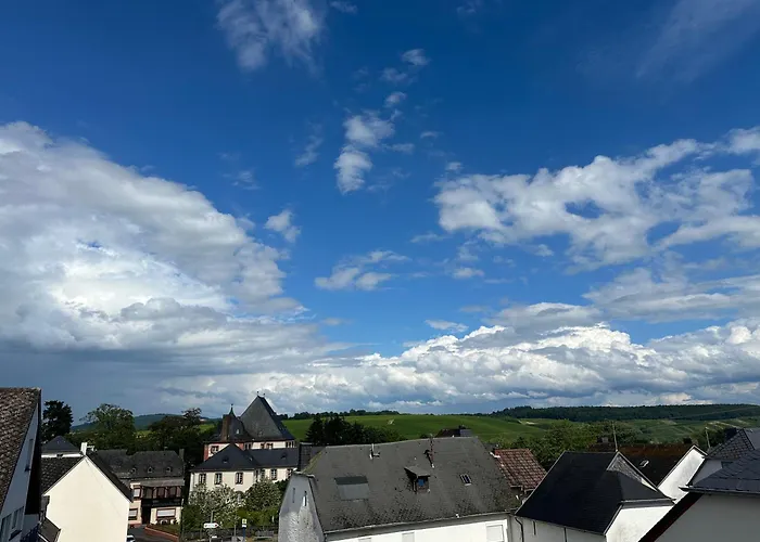 Neue Fewo Mit Schlossblick - Urlaub Im Wein- Und Ferienort Bekond